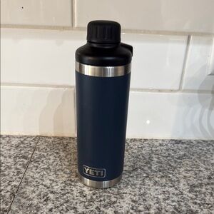 18oz YETI Rambler in Navy